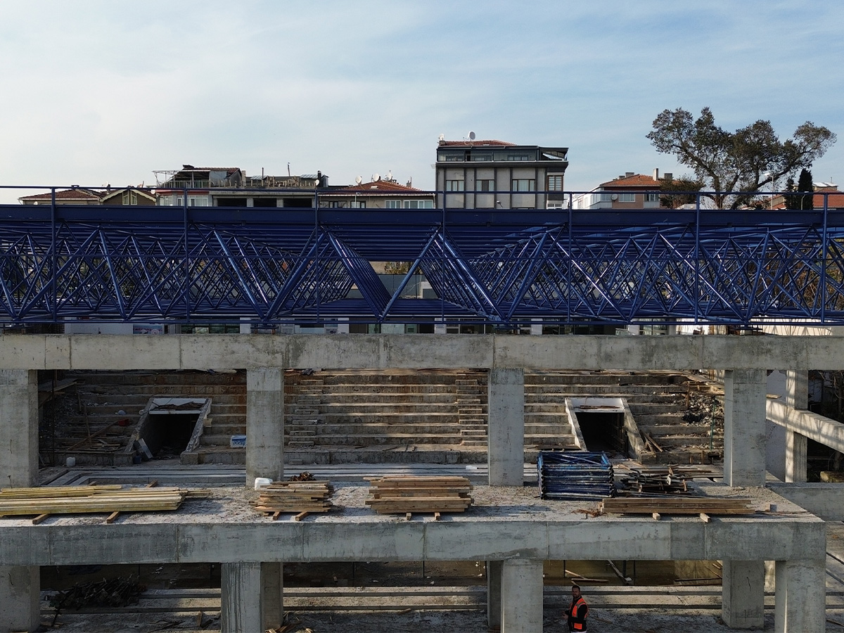 DNG Çelik Burhan Felek Yüzme Havuzu